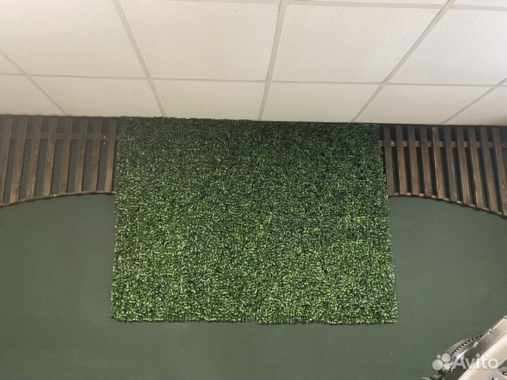 Озеленение стены пано из искуственной зелени