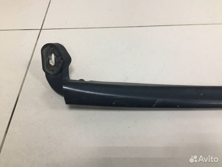 Поводок стеклоочистителя передний левый Seat Leon