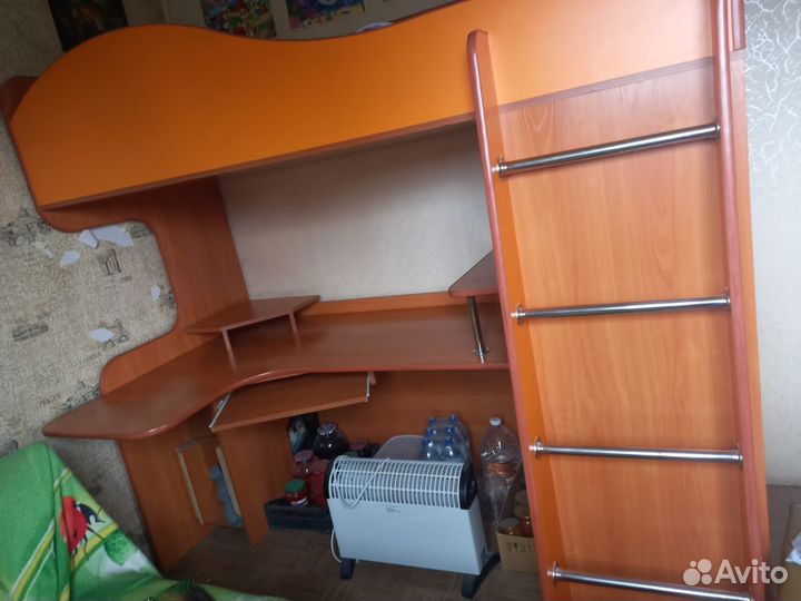 Продам детскую стенку кровать чердак