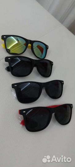 Солнцезащитные очки новые с цветными линзами нет