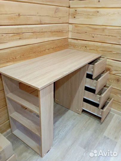 Письменный стол