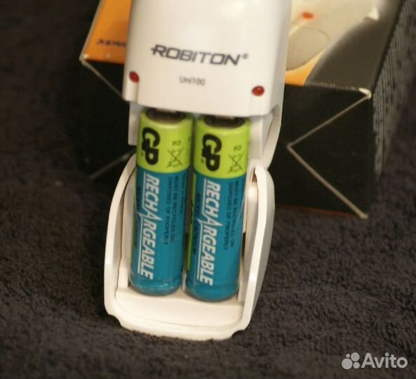 Зарядное устройство robiton UNI-100