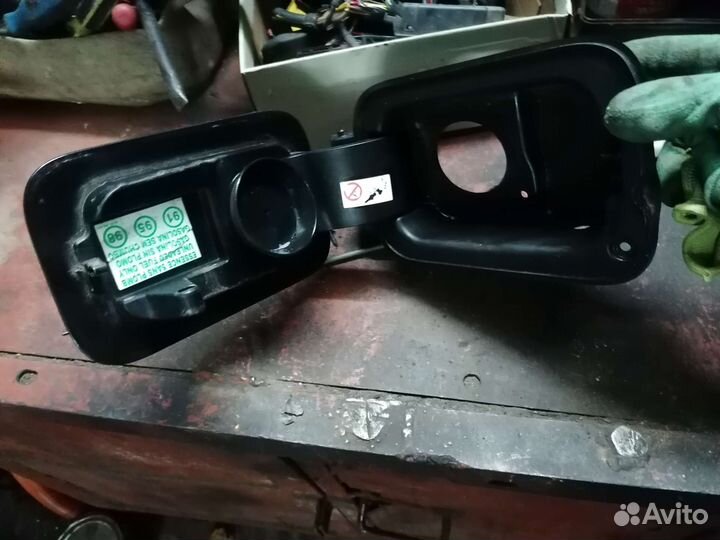 Лючок бензобака сценик 2