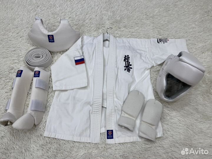 Кимоно и защита для каратэ киокушинкай