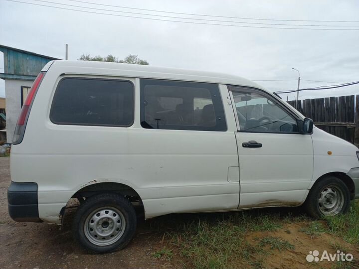 Toyota Town Ace 2.2 AT, 2001, 250 000 км