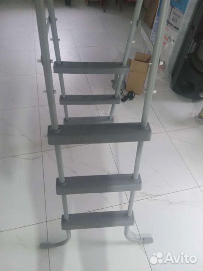 Лестница для каркасного бассейна