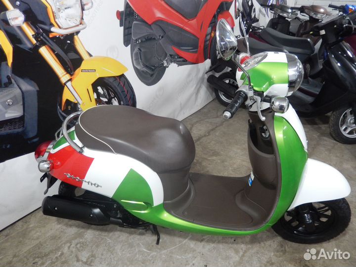 Скутер Honda Giorno AF70 Fi цвет Италия