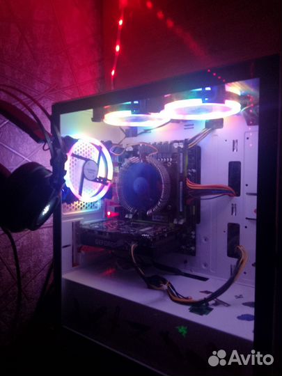 Игровой компьютер с двумя мониторами