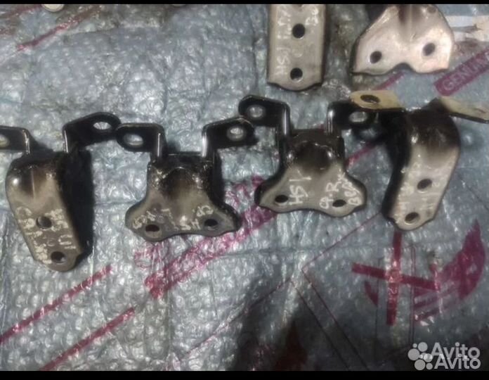 Петля двери хундай Солярис 1