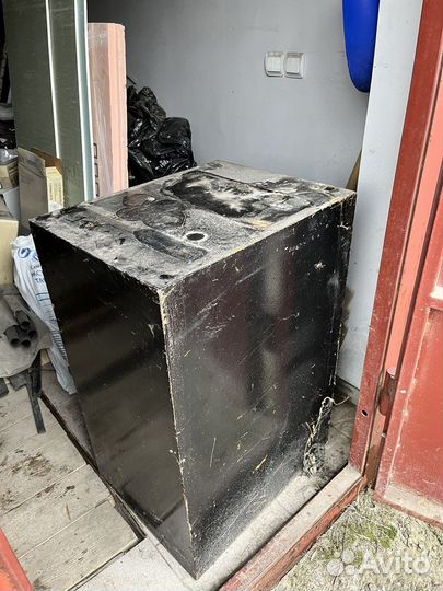 Сейф металлический