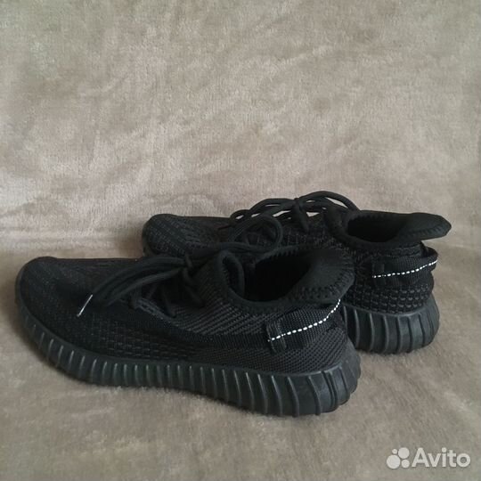 Кроссовки женские 38