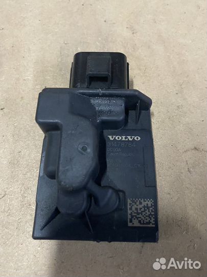 Volvo XC90 2015- блок управления топливным насосом