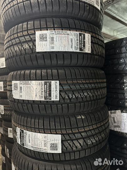 Kumho WinterCraft WS71 255/45 R20 105V