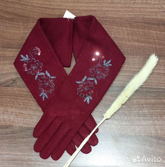 Перчатки женские высокие