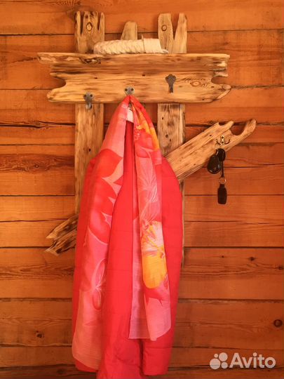 Вешалка с полкой настенная деревянная