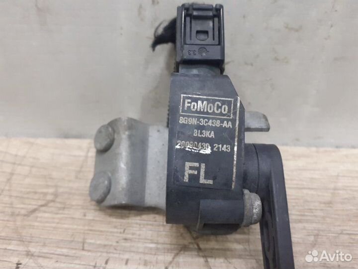 Датчик уровня подвески передний левый Volvo S80