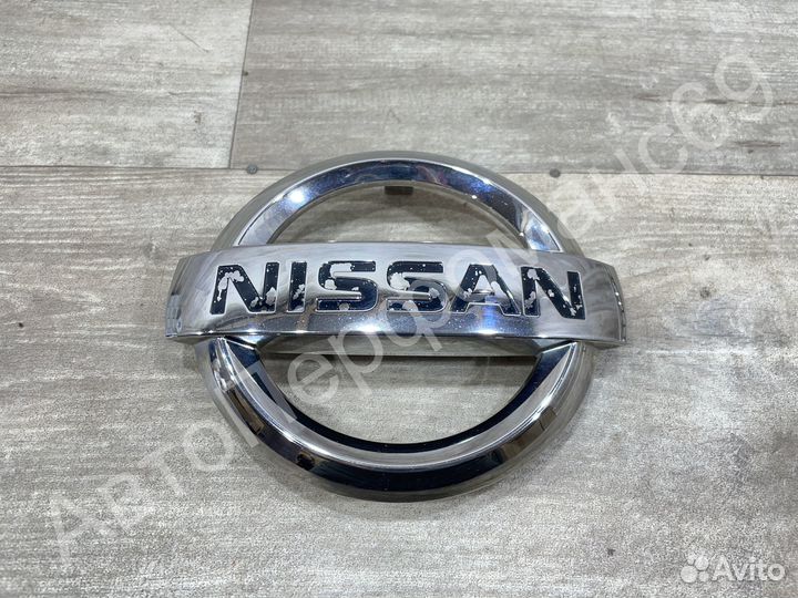 Эмблема передняя X-Trail T32 / Murano Z52 / Teana