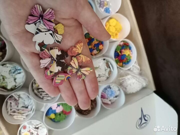 Пуговицы деревянные декоративные. Бабочки цветы