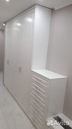 Шкаф распашной