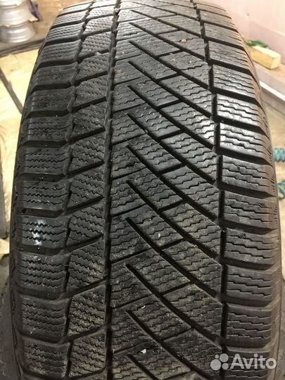 Continental ContiVikingContact 6 235/60 R18 107T