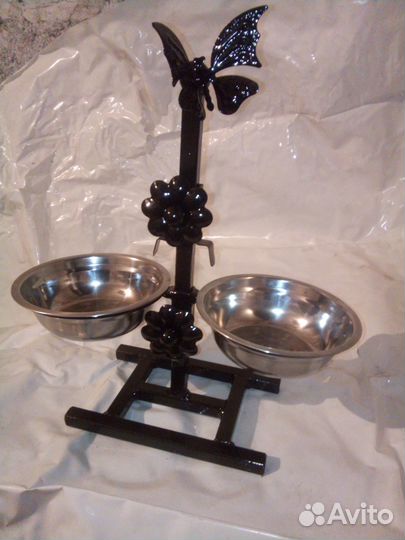 Стойка с мисками для кошек/маленьких собак