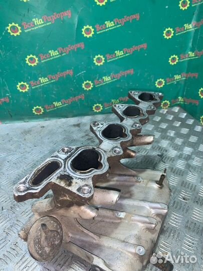 Впускной коллектор Mitsubishi Carisma