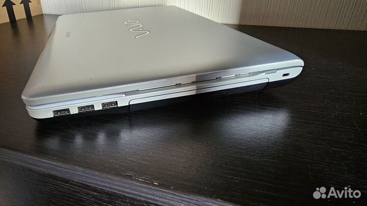 Ноутбук sony eb1m1r (ssd 480 GB озу 8 GB) б/у