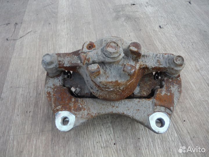 Суппорт передний левый C4 Aircross ASX 4008 2015