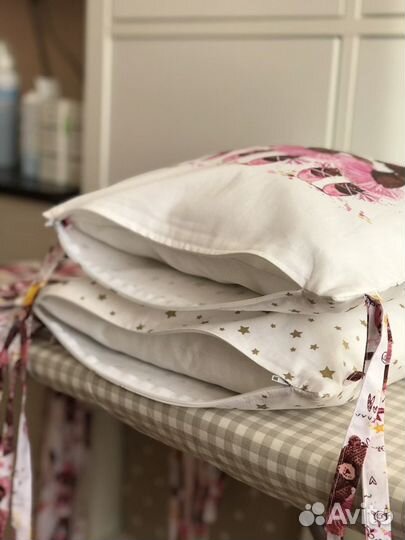 Бортики подушки в кроватку
