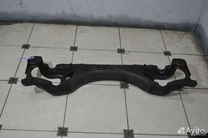 Подрамник задний Volkswagen Touareg