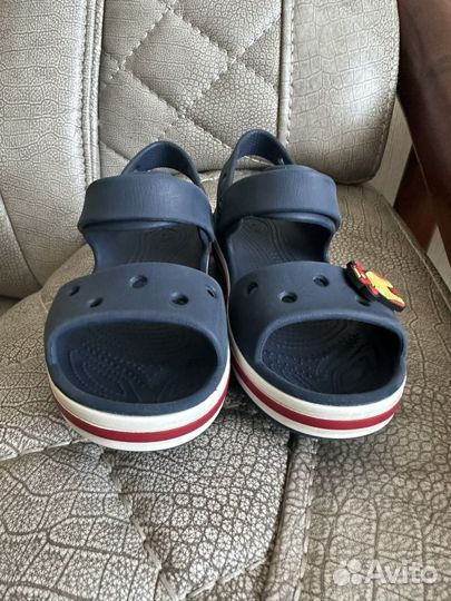 Сандалии crocs j2