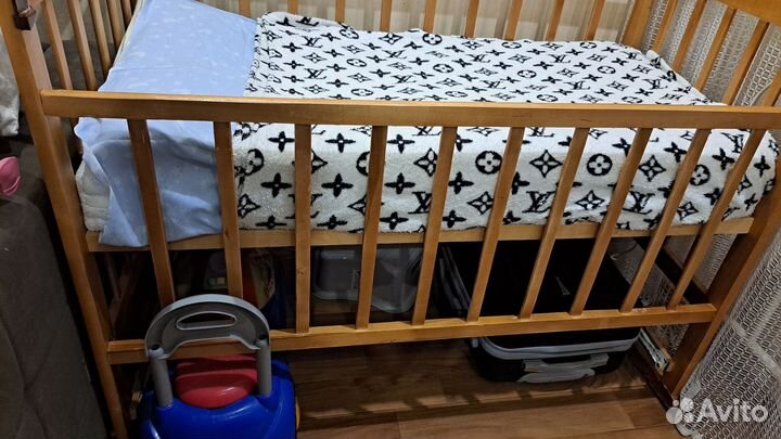 Детская кроватка
