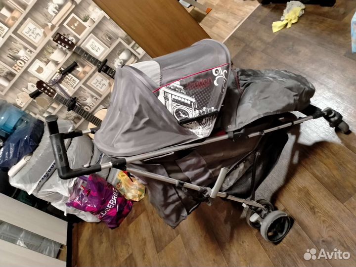 Прогулочная коляска трость