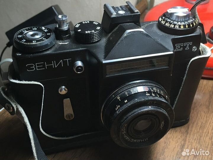 Зеркальный пленочный фотоаппарат Зенит ET