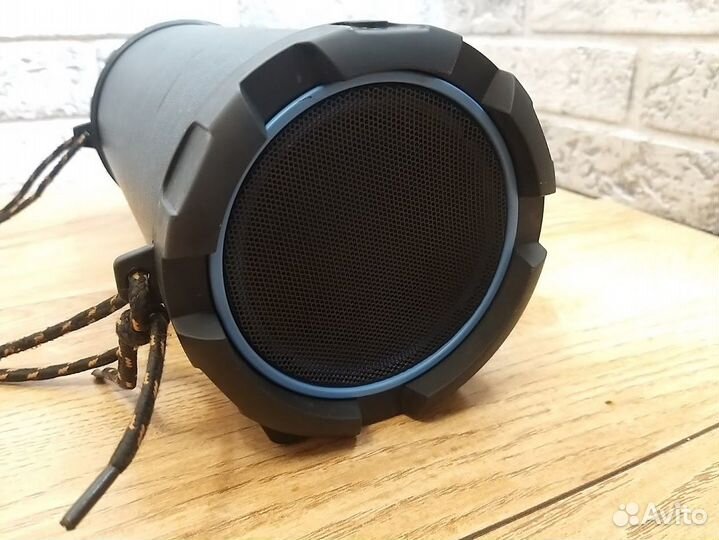 Портативная колонка Hyundai H-PAC220