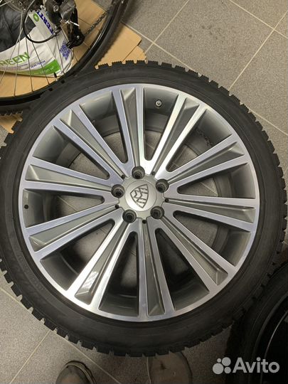 Pirelli Ice Zero 245/40 R20 99T