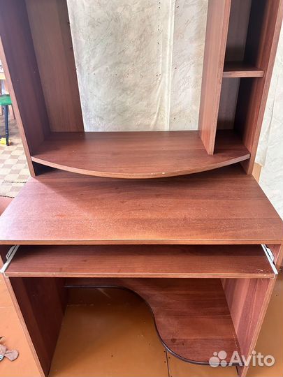 Компьютерный стол