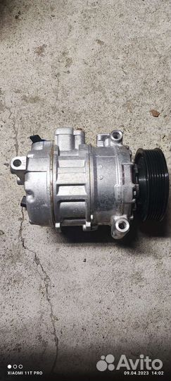 Компрессор кондиционера VAG