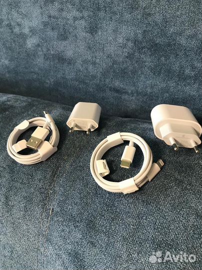 Блок зарядки iPhone