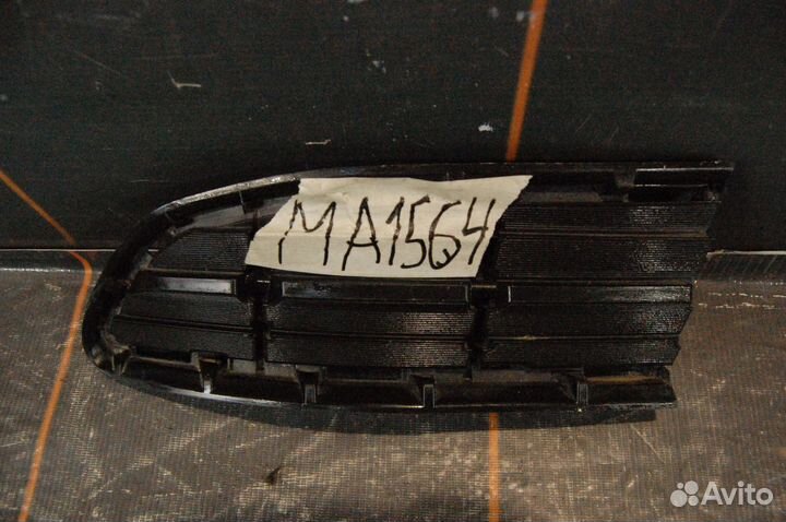 Решетка бампера переднего правая - Toyota RAV 4