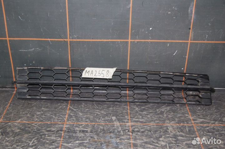 Решетка бампера переднего - Skoda Rapid