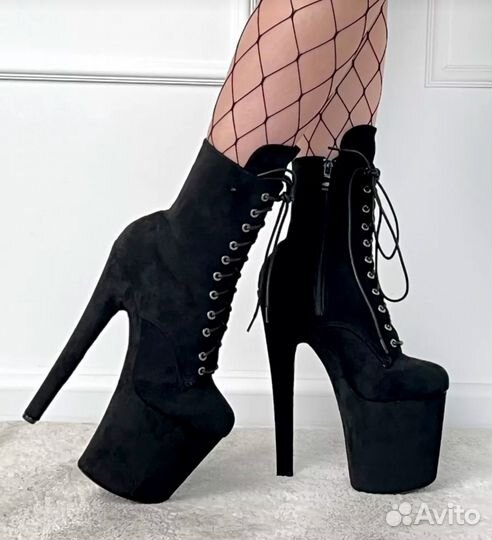 Стрипы ботильоны тройки