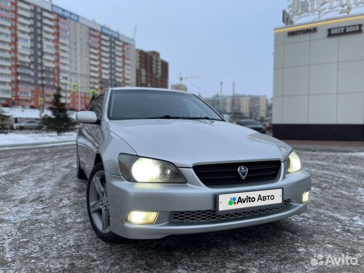 Toyota Altezza 2.0 AT, 1999, 333 000 км
