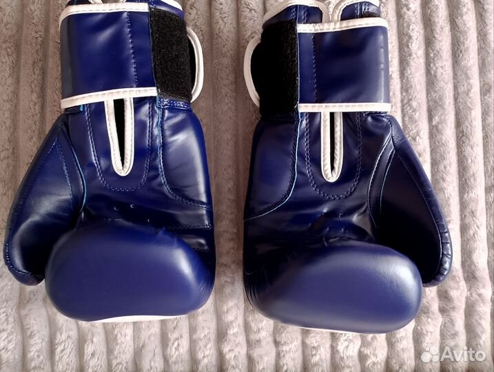 Боксерские перчатки 10 oz green hill