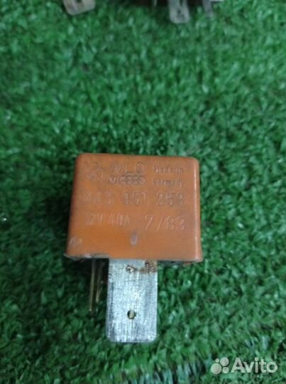 Реле Audi 80 B3 JN 1.8 1990