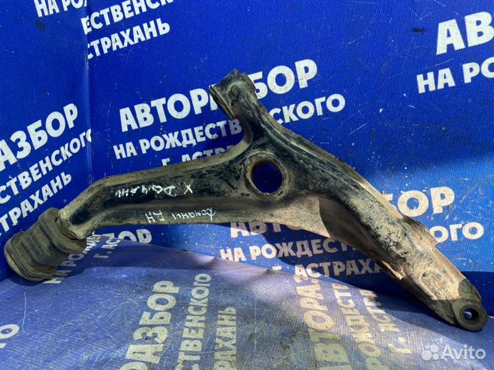 Передний правый рычаг Honda Domani седан 1998