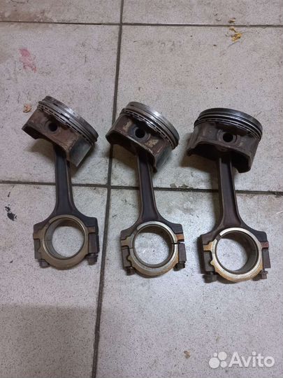 Поршня с шатунами zeteс 2.0л. Форд Фокус 1