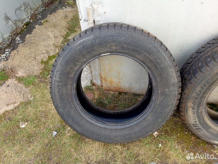 Bridgestone Ice Cruiser 7000 235/65 R17