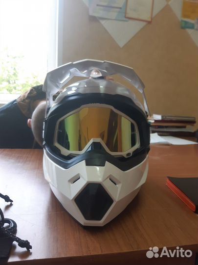 Кроссовый шлем