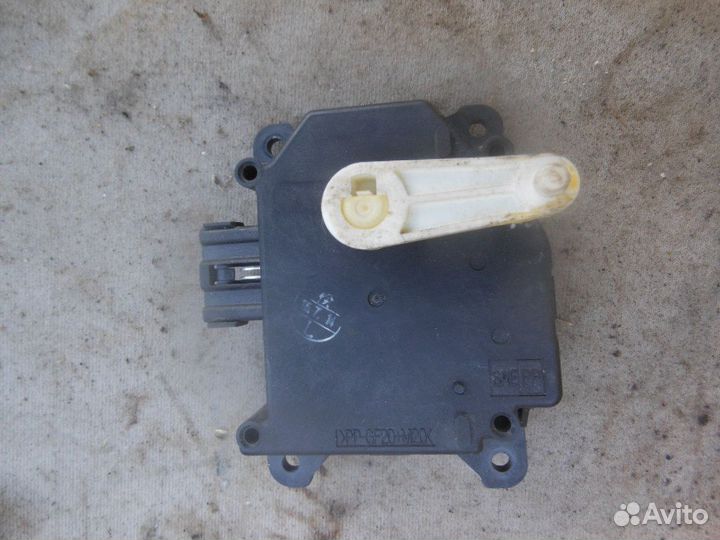 Моторчик заслонки отопителя для Mazda 3 (BK)